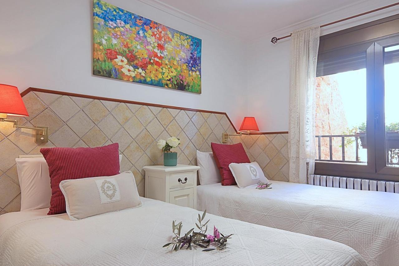 Estudios Casa Lola De Talarn ภายนอก รูปภาพ