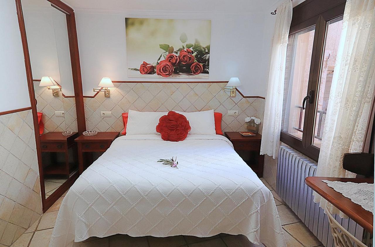 Estudios Casa Lola De Talarn ภายนอก รูปภาพ