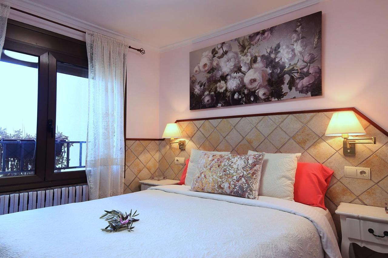 Estudios Casa Lola De Talarn ภายนอก รูปภาพ